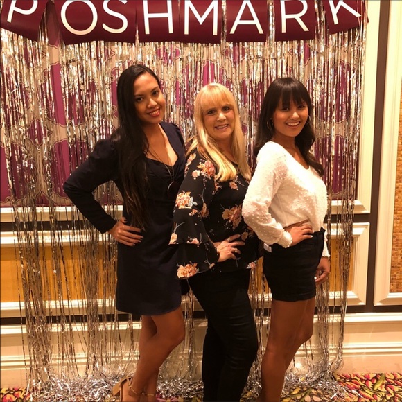 Poshmark Turns 9. Come celebrate with us virtually - Picture 12 of 13